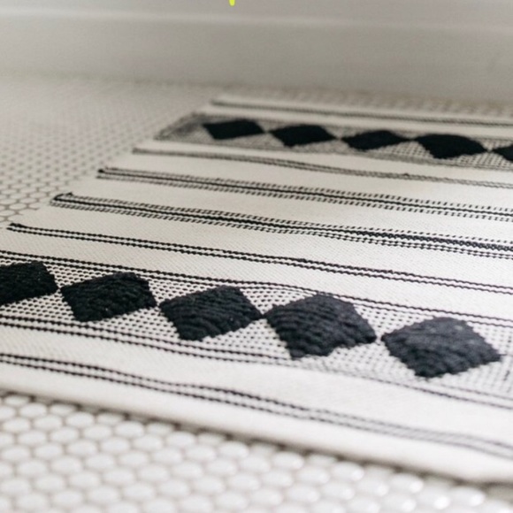 Caravan Home Diamond Woven Rug - Picture 4 of 10